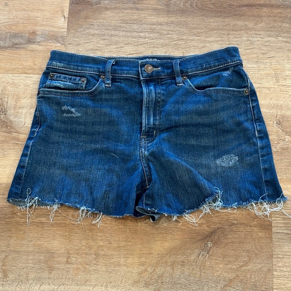 EUC!! Calvin Klein Women's High Rise Distressed Denim Shorts